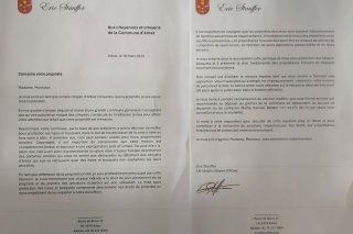 Dans un tout-ménage distribué aux habitants d'Arbaz, Eric Stauffer invite les citoyens à suivre son exemple et faire opposition aux directives de la commune.